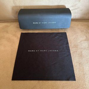 Marc Jacobs sunglasses case